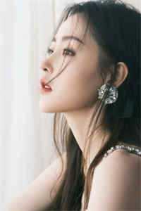 当我穿成历史名人的宠物免费 当我穿成历史名人的宠物免费